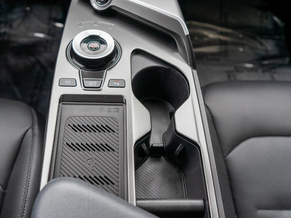 Vehicle image 26 of 36