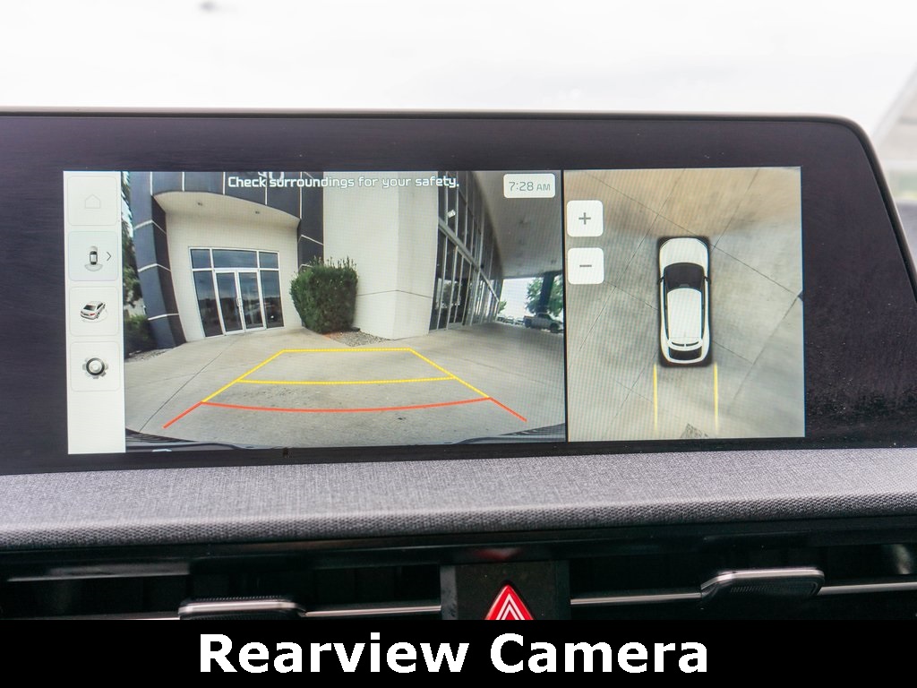 Vehicle image 24 of 36