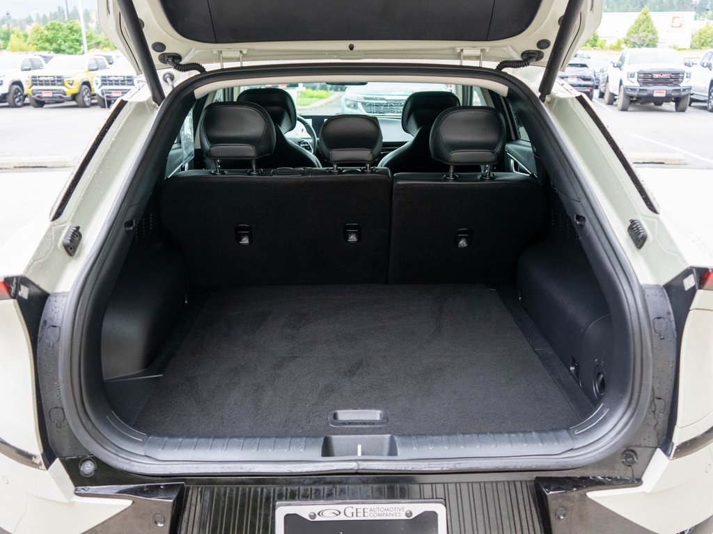 Vehicle image 13 of 36