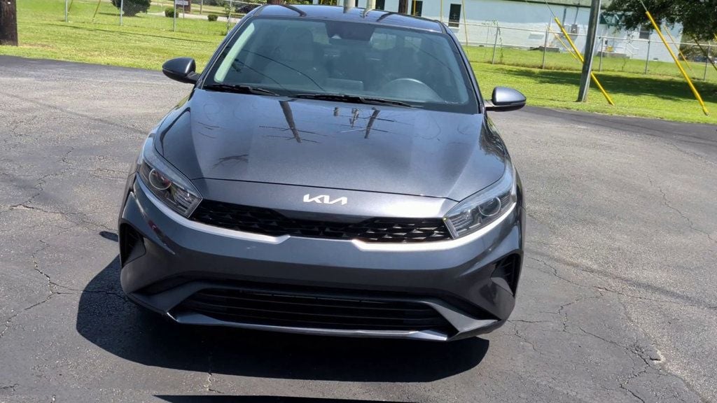 2022 Kia Forte LXS Image 3 of 24