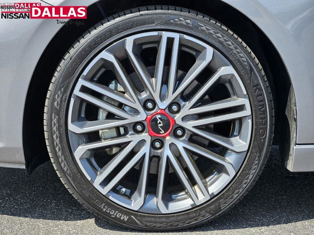 Vehicle image 12 of 35