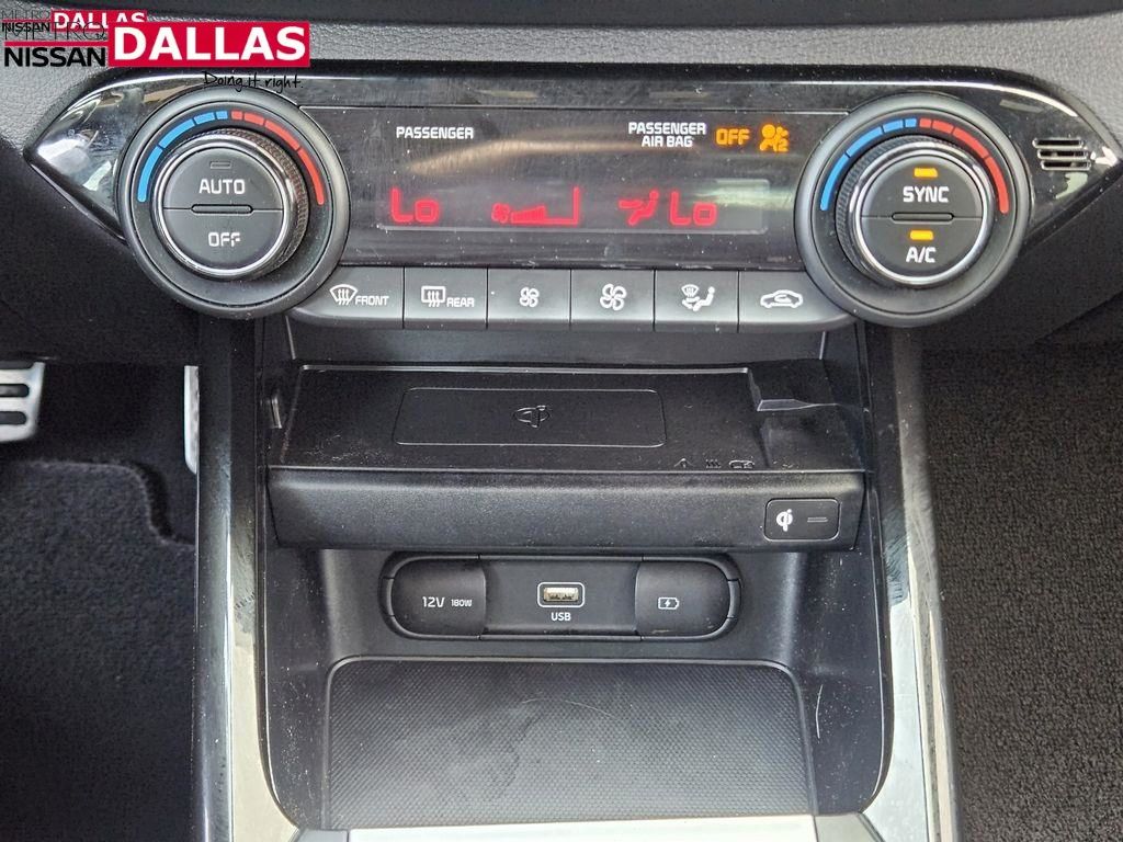 Vehicle image 23 of 35
