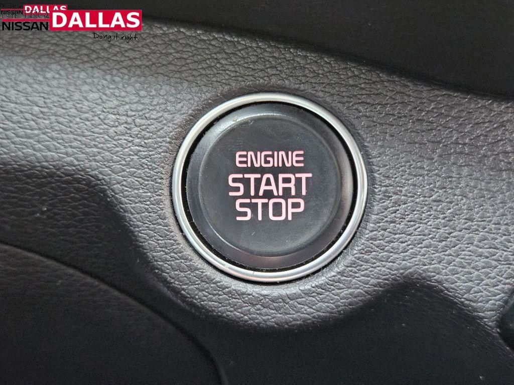 Vehicle image 25 of 35