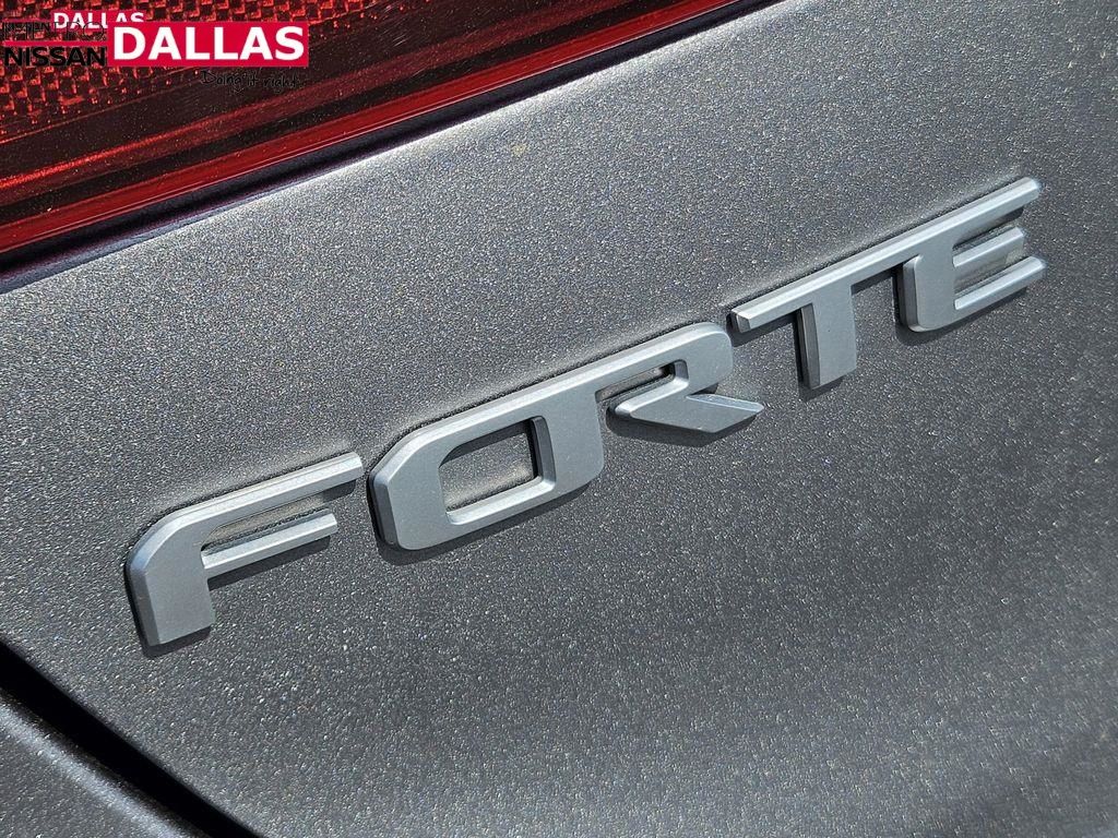 Vehicle image 14 of 35