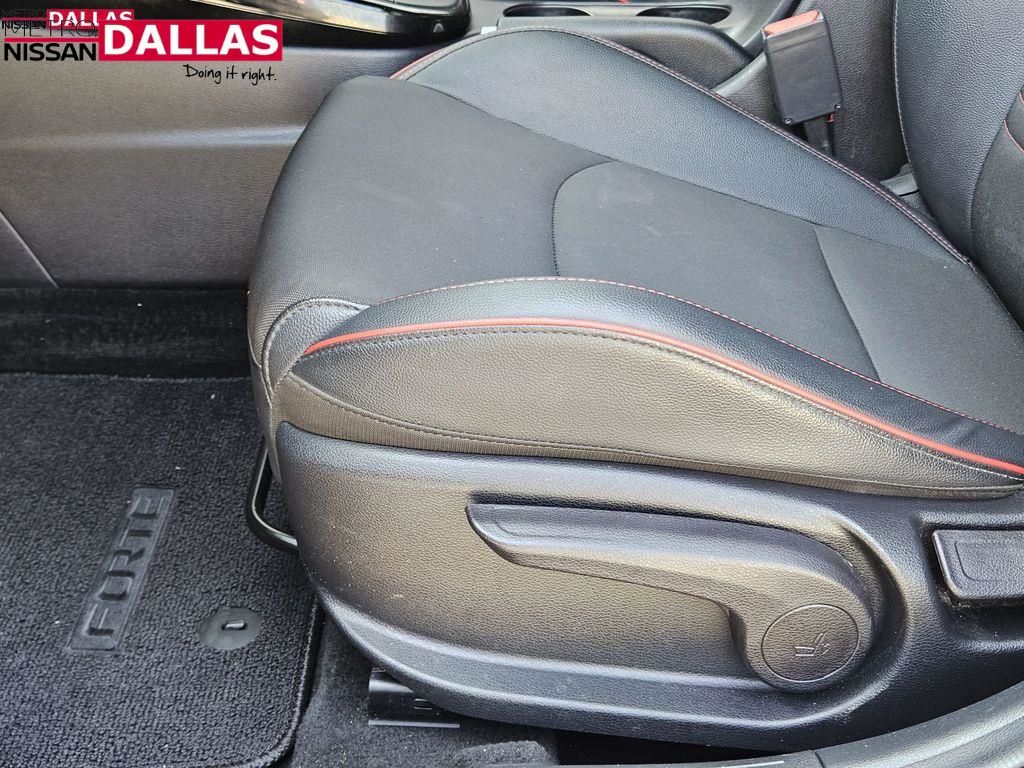 Vehicle image 28 of 35