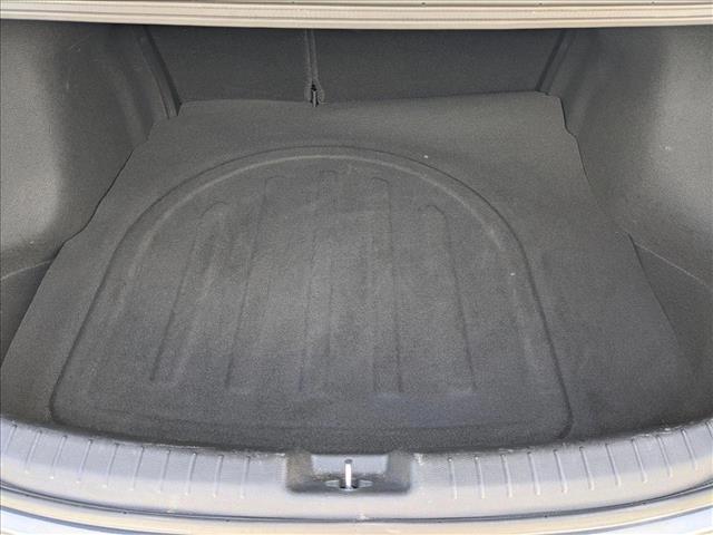 Vehicle image 12 of 27