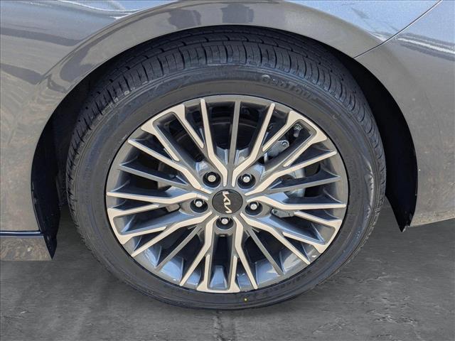Vehicle image 10 of 27