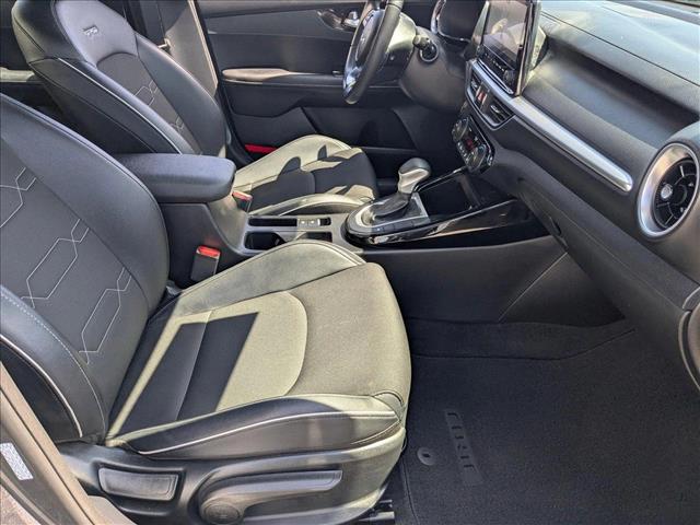 Vehicle image 16 of 27