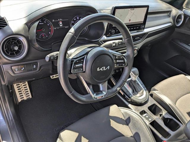 Vehicle image 17 of 27