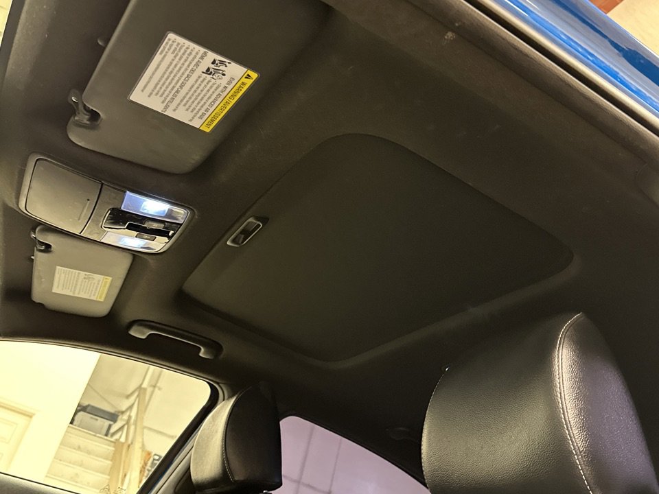 Vehicle image 28 of 30