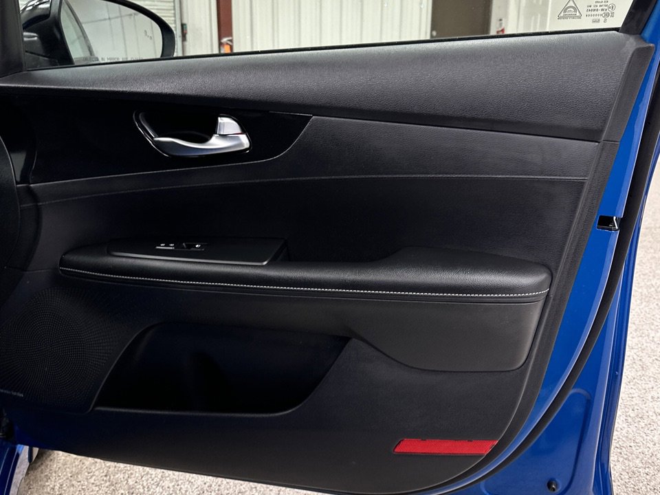 Vehicle image 24 of 30