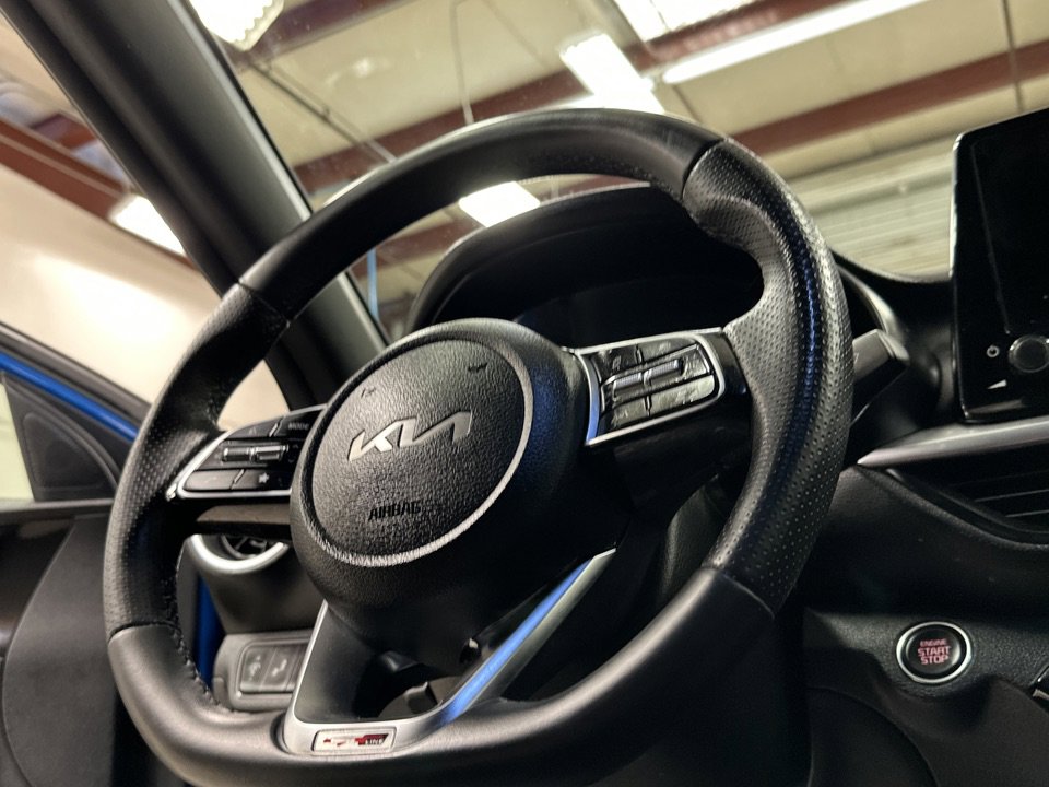 Vehicle image 19 of 30