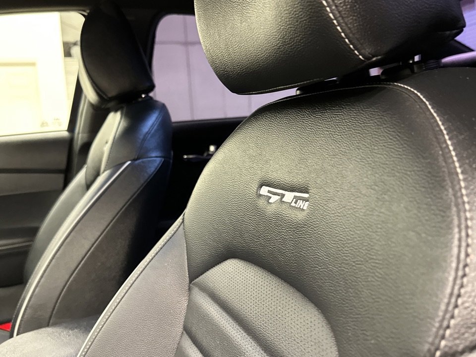 Vehicle image 14 of 30