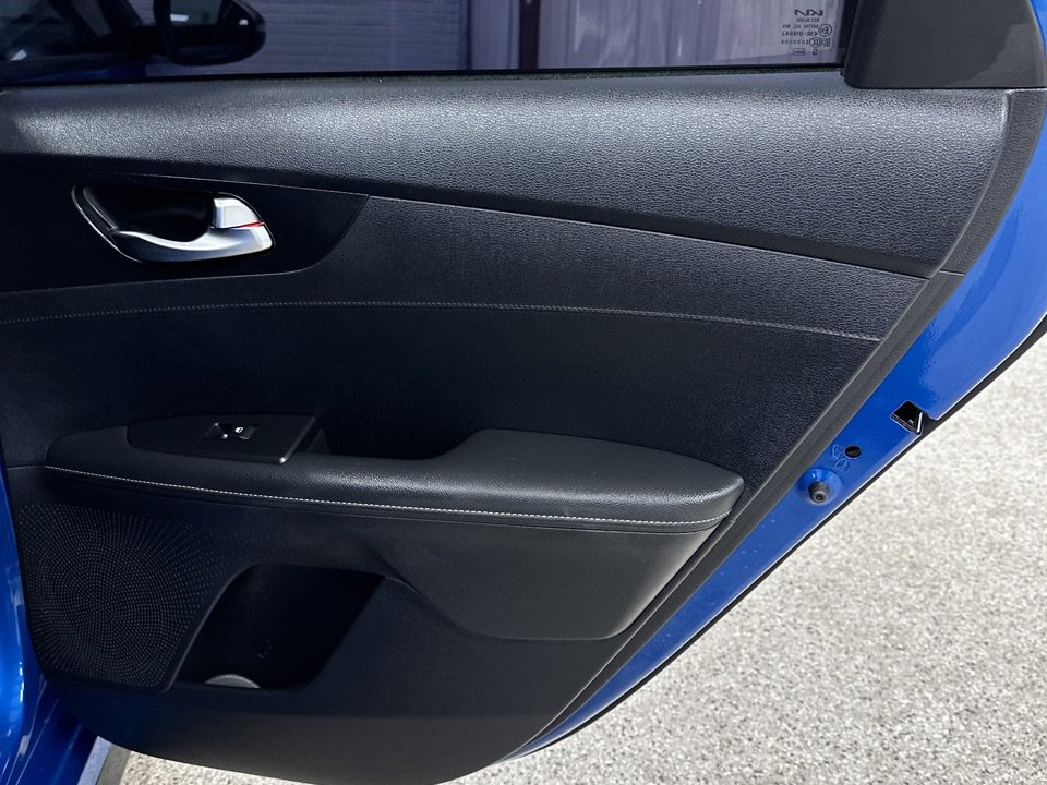 Vehicle image 26 of 30