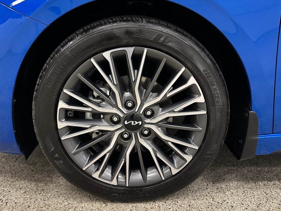 Vehicle image 7 of 30