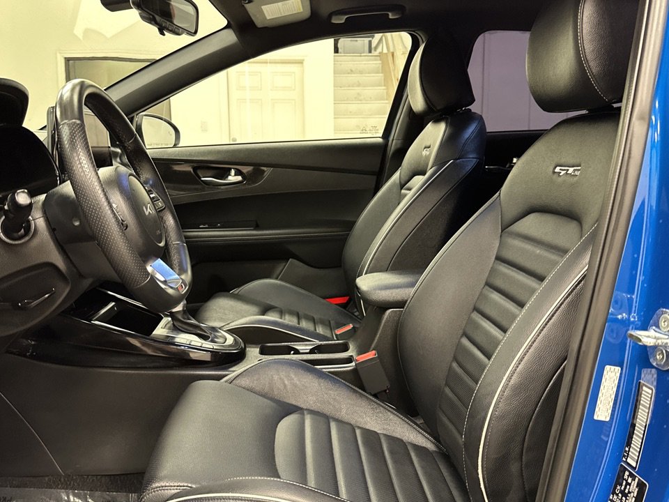 Vehicle image 12 of 30