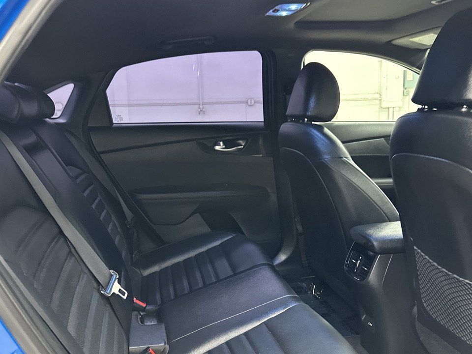 Vehicle image 10 of 30