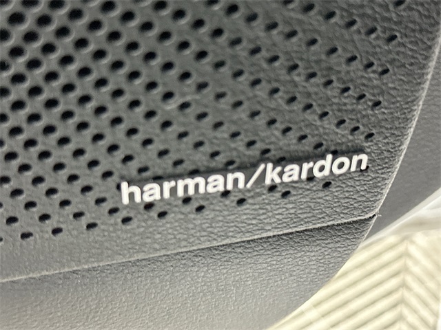 Vehicle image 19 of 40
