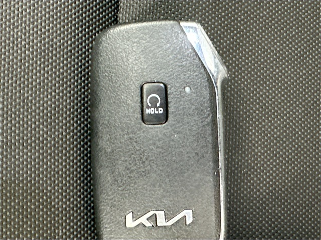 Vehicle image 18 of 40