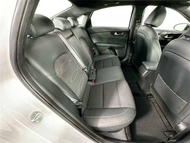 Vehicle image 29 of 40