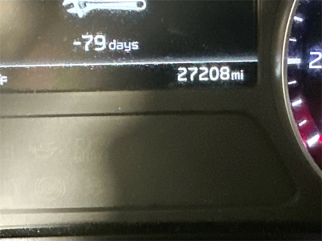 Vehicle image 17 of 40