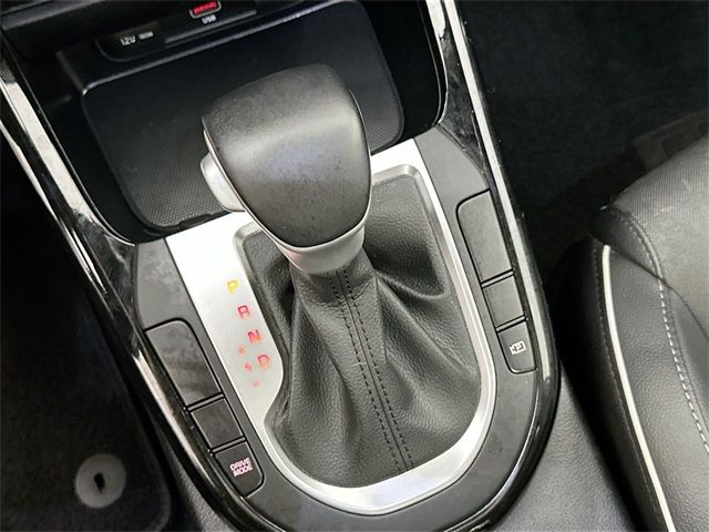 Vehicle image 16 of 40