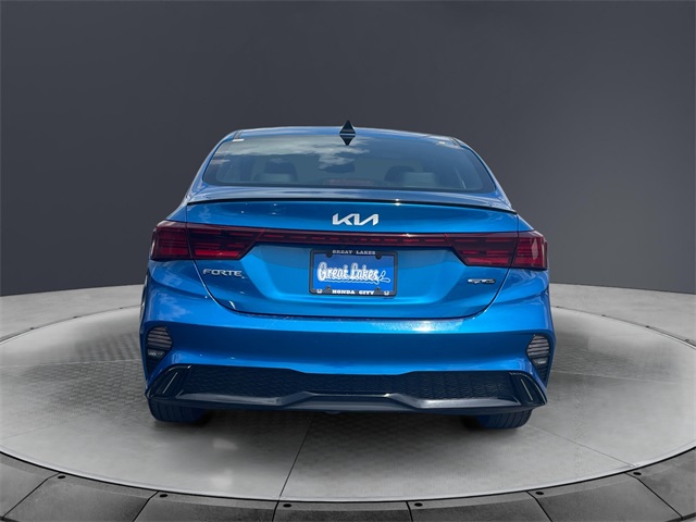 Vehicle image 6 of 15