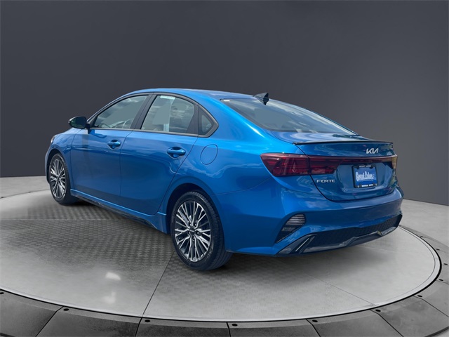 Vehicle image 7 of 15