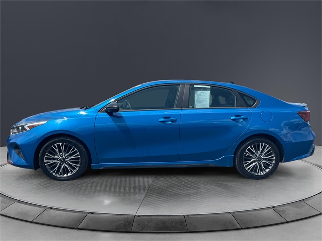 Vehicle image 8 of 15