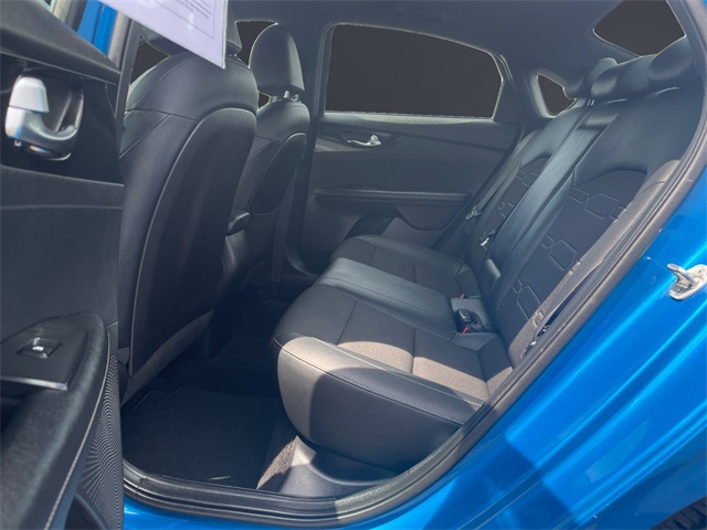 Vehicle image 10 of 15