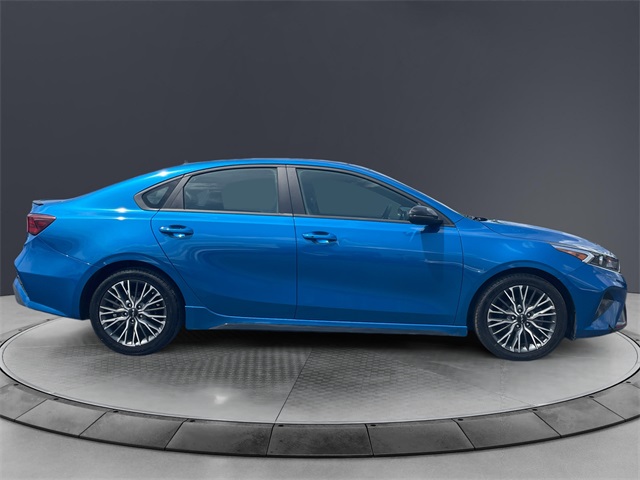 Vehicle image 4 of 15