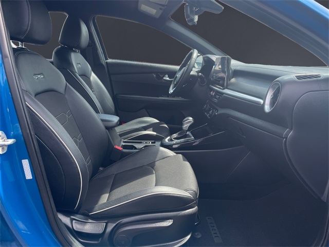 Vehicle image 11 of 15