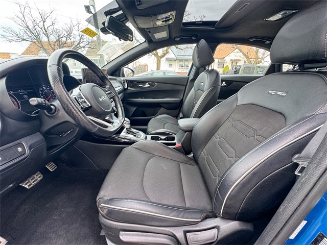 Vehicle image 17 of 48