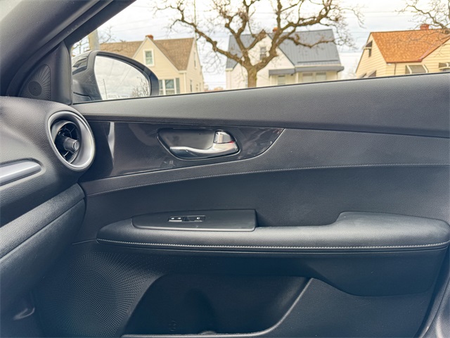 Vehicle image 38 of 48