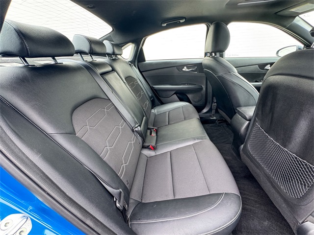 Vehicle image 21 of 48