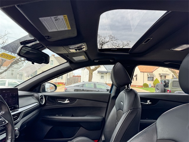 Vehicle image 47 of 48