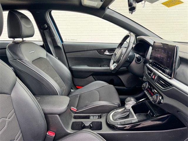 Vehicle image 23 of 48