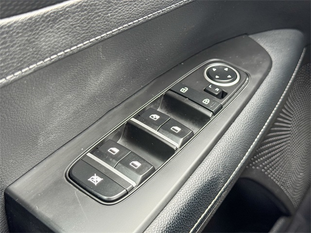 Vehicle image 39 of 48