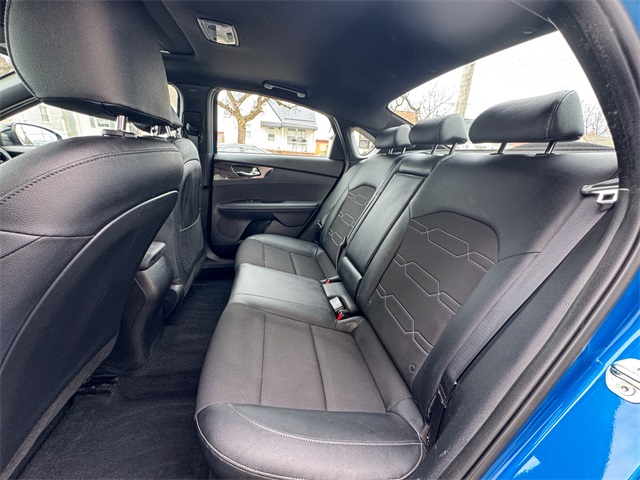 Vehicle image 19 of 48