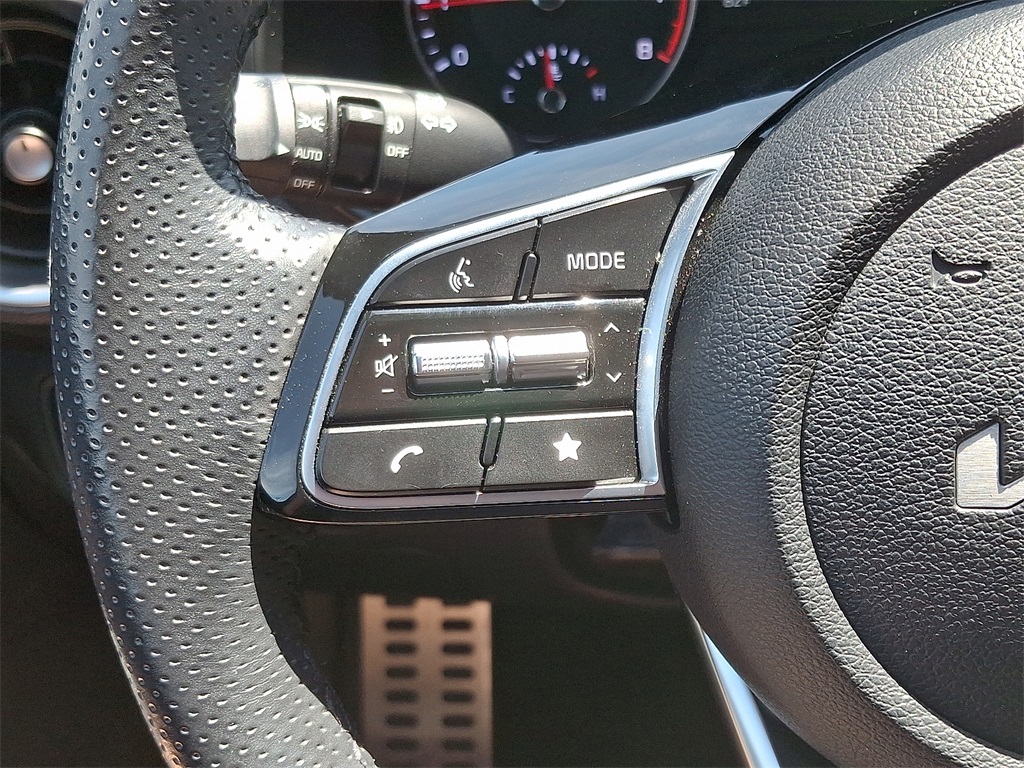 Vehicle image 20 of 31