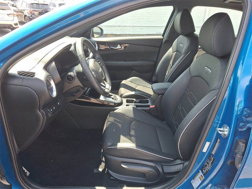 Vehicle image 13 of 31