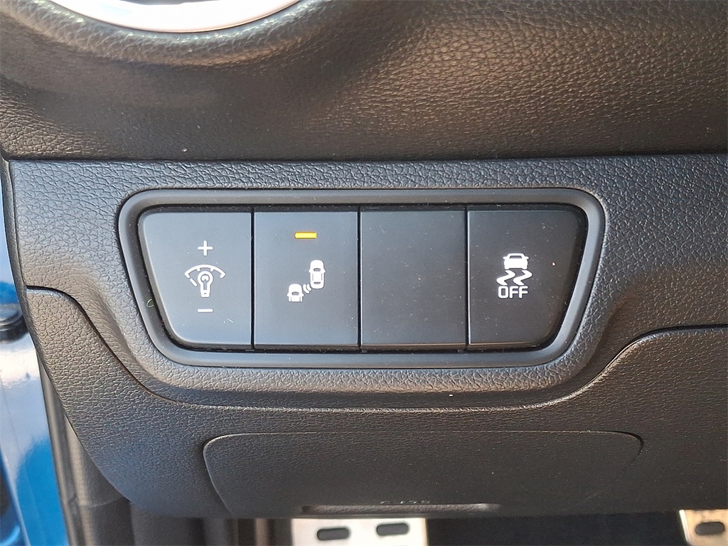 Vehicle image 22 of 31