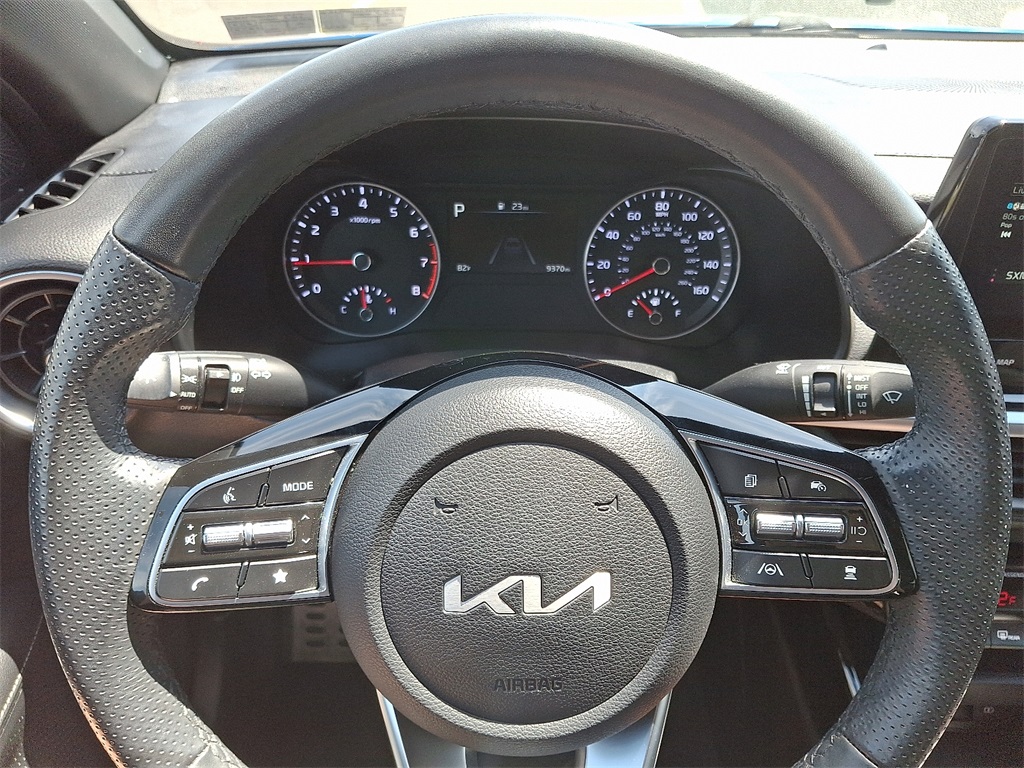 Vehicle image 18 of 31