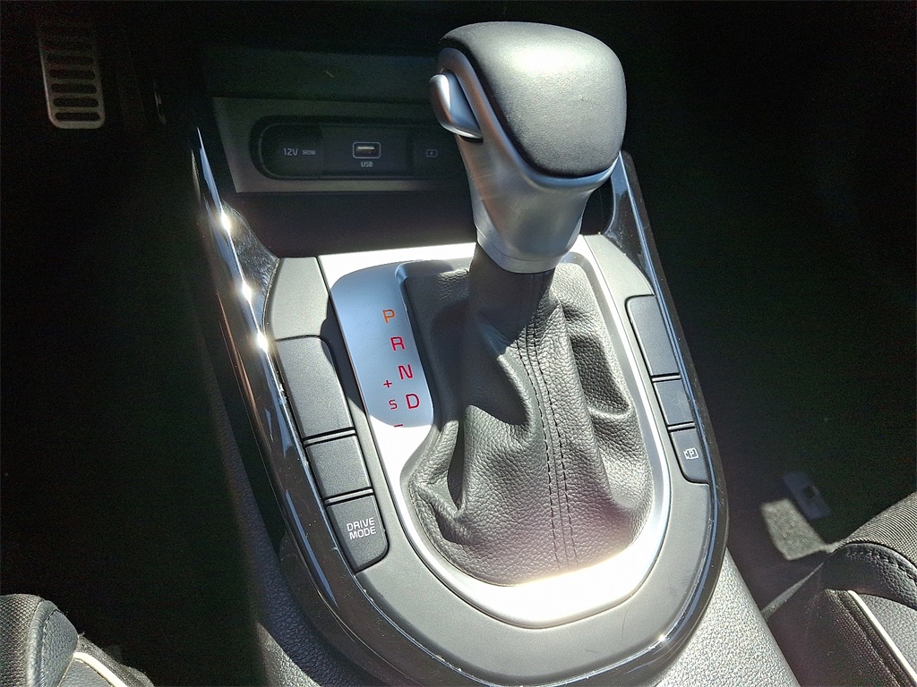 Vehicle image 14 of 31