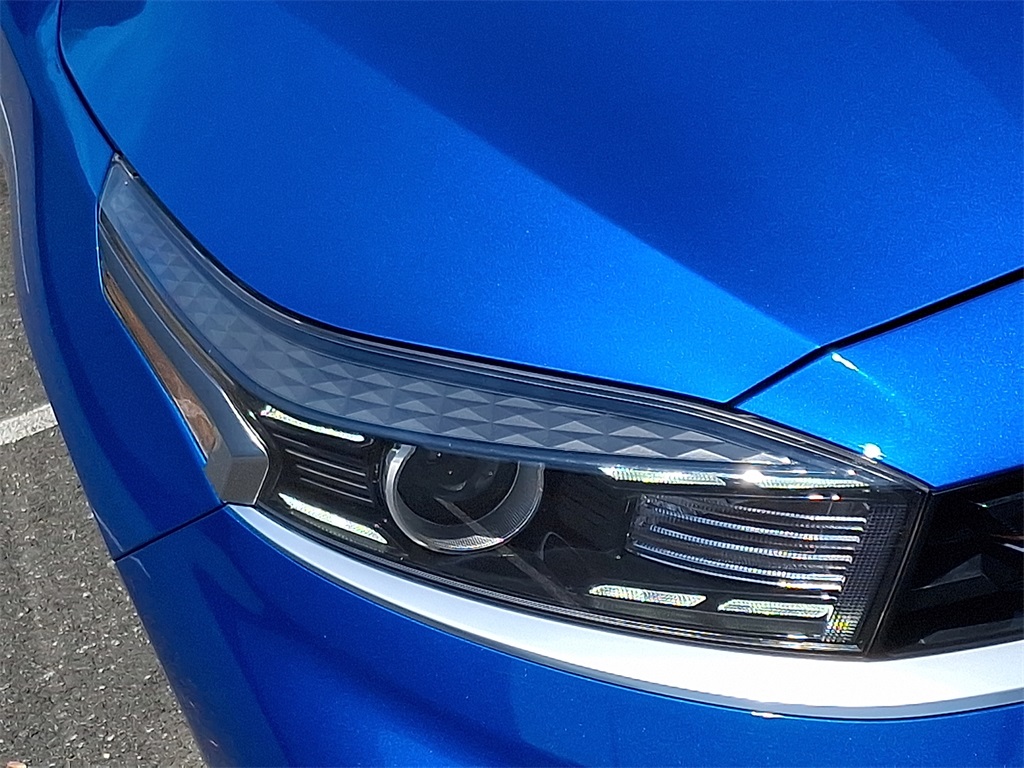 Vehicle image 9 of 31