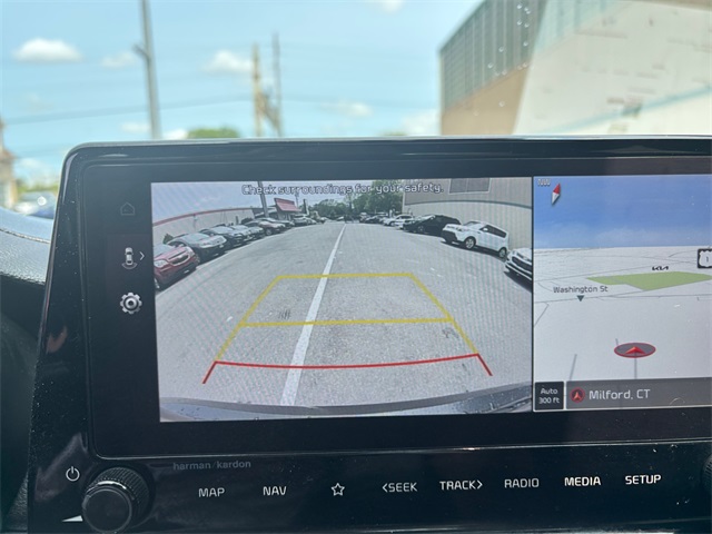 Vehicle image 19 of 27