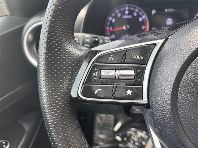 Vehicle image 21 of 27