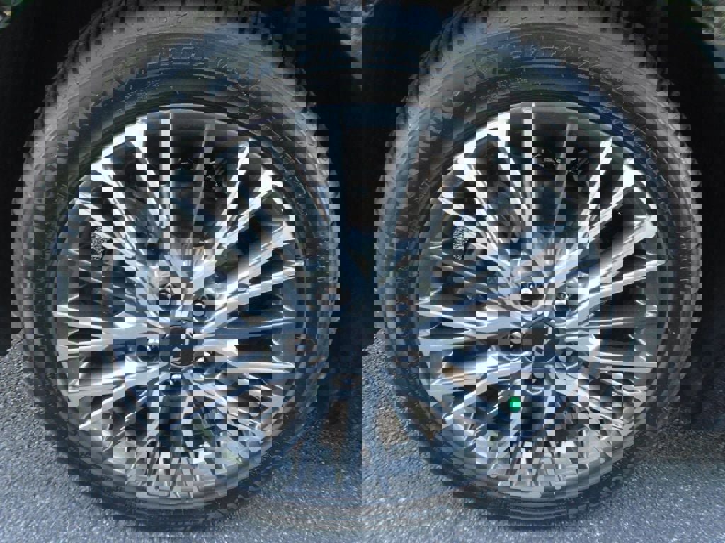 Vehicle image 44 of 46
