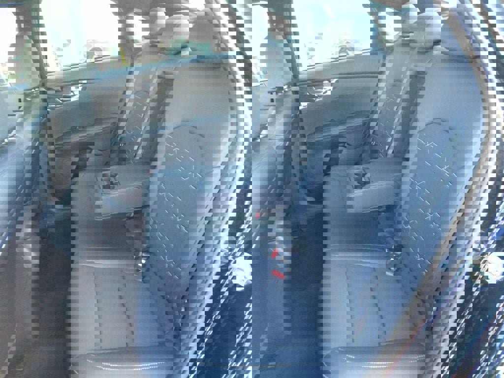 Vehicle image 34 of 46