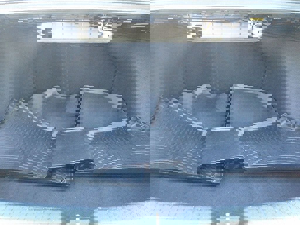 Vehicle image 39 of 46